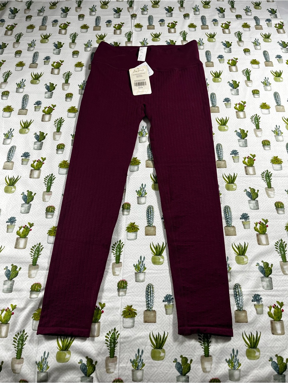 Fabletics NWT High-Waisted Seamless Rib Legging size Large Burgundy